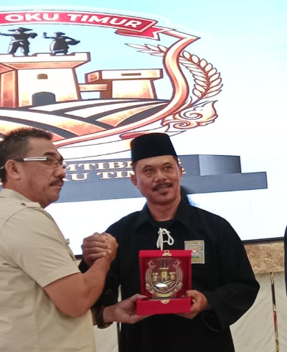 Ketua Cabang Kangmas H. Misnadi bersama Kepala KESBANGPOL pada acara Sabuk Kamtibmas di POLRES OKU Timur